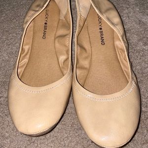 Nude Flats